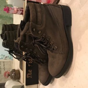 Steve Madden Boot